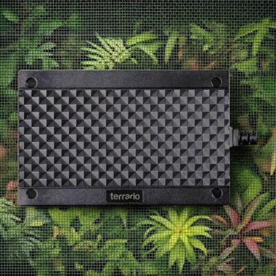 Інфрачервона нагрівальна панель для тераріуму Terrario AeroTherm 16W 15.6x10x2.9см